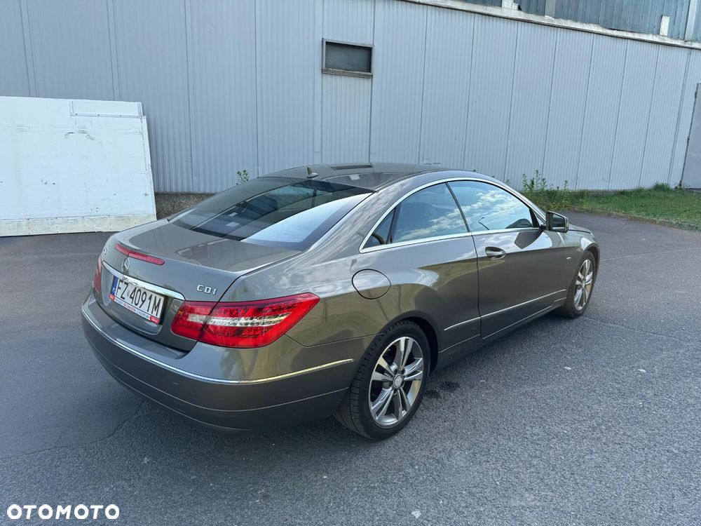 Mercedes-Benz Klasa E 220 CDI DPF BlueEFFICIENCY 7G-TRONIC Avantgarde - 5