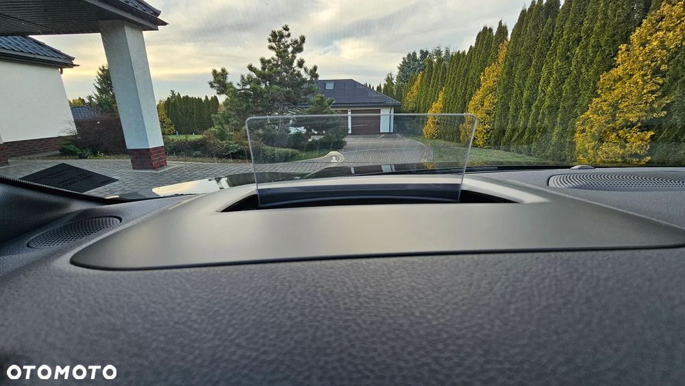 Ford Kuga 2.5 Duratec PHEV TITANIUM X - 20