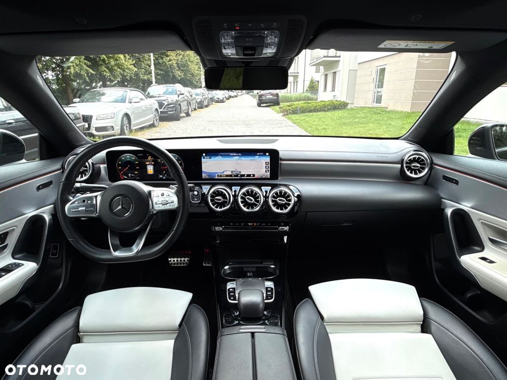 Mercedes-Benz CLA 220 7G-DCT - 9