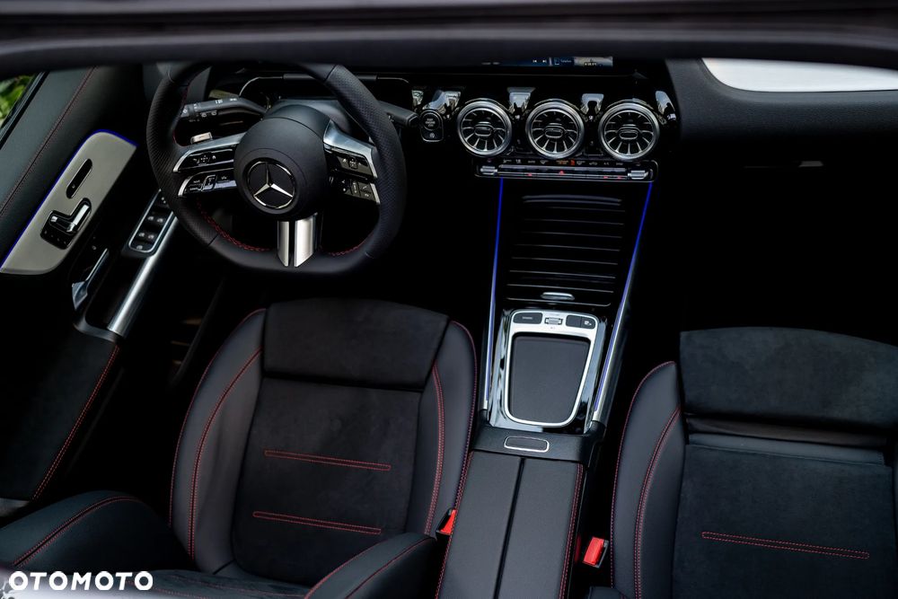 Mercedes-Benz GLA 200 mHEV AMG Line 7G-DCT - 33