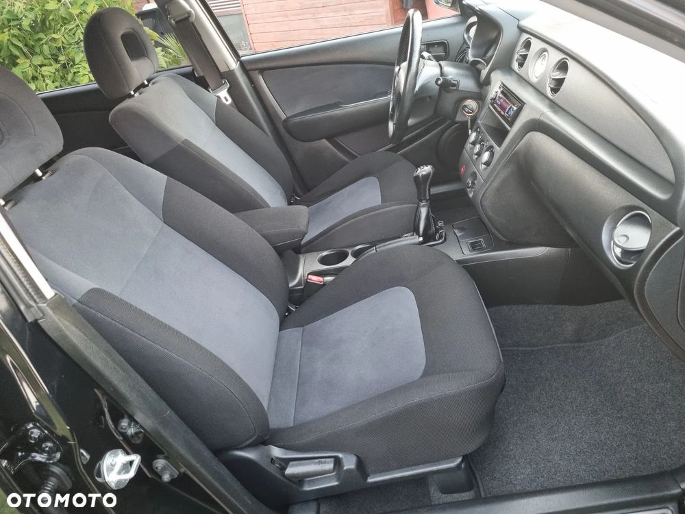 Mitsubishi Outlander 2.0 Intense DAKAR - 24