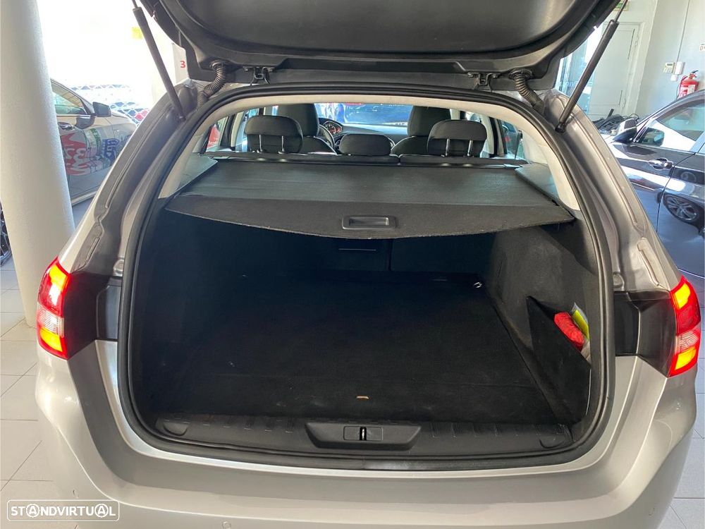 Peugeot 308 SW BlueHDi 100 Stop & Start Active - 19