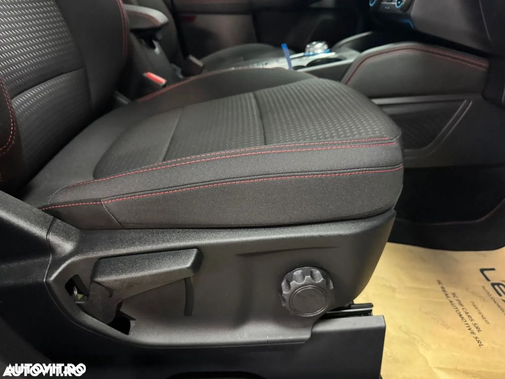 Ford Kuga 2.5 Duratec FHEV ST-LINE X - 17