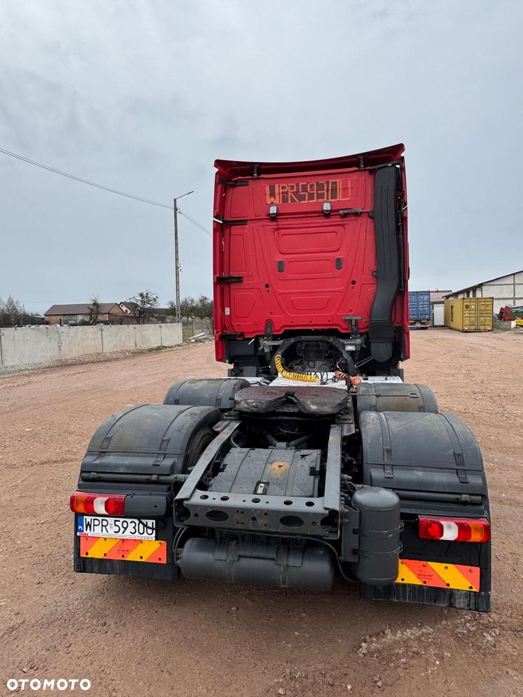 Mercedes-Benz Actros - 4