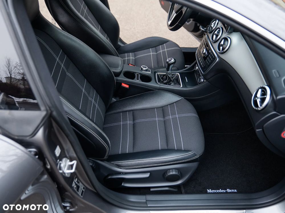 Mercedes-Benz CLA 200 d Urban - 30