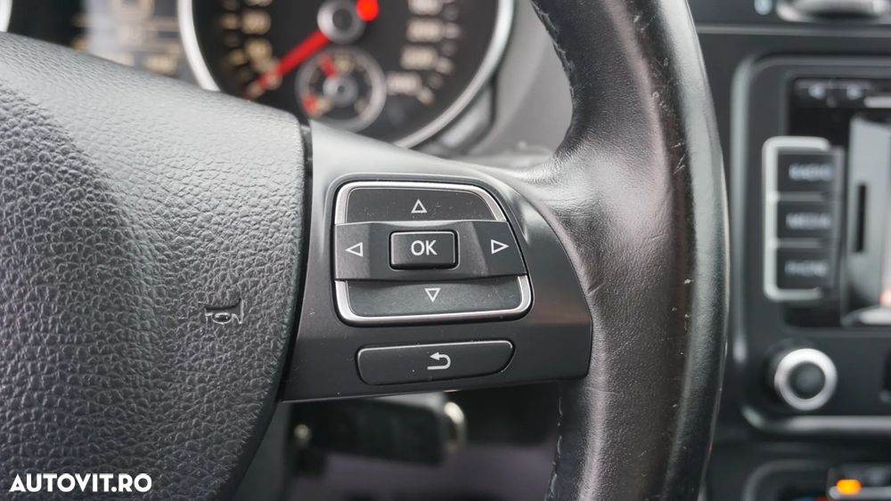 Volkswagen Golf 1.6 TDI DPF BlueMotion Technology Team - 23