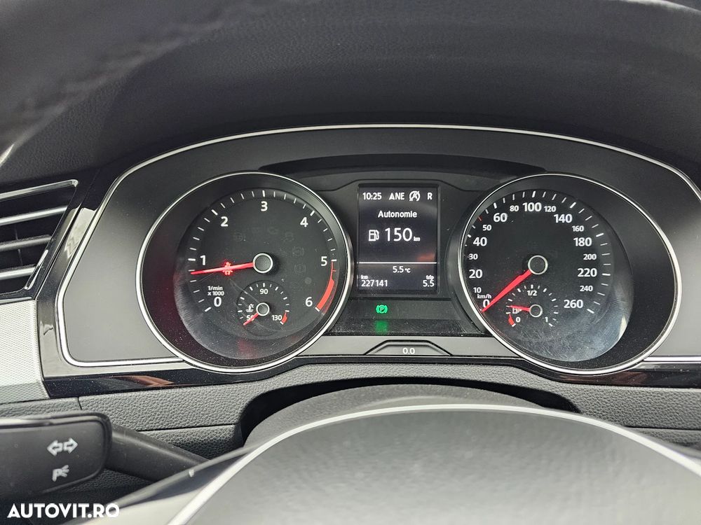 Volkswagen Passat - 8