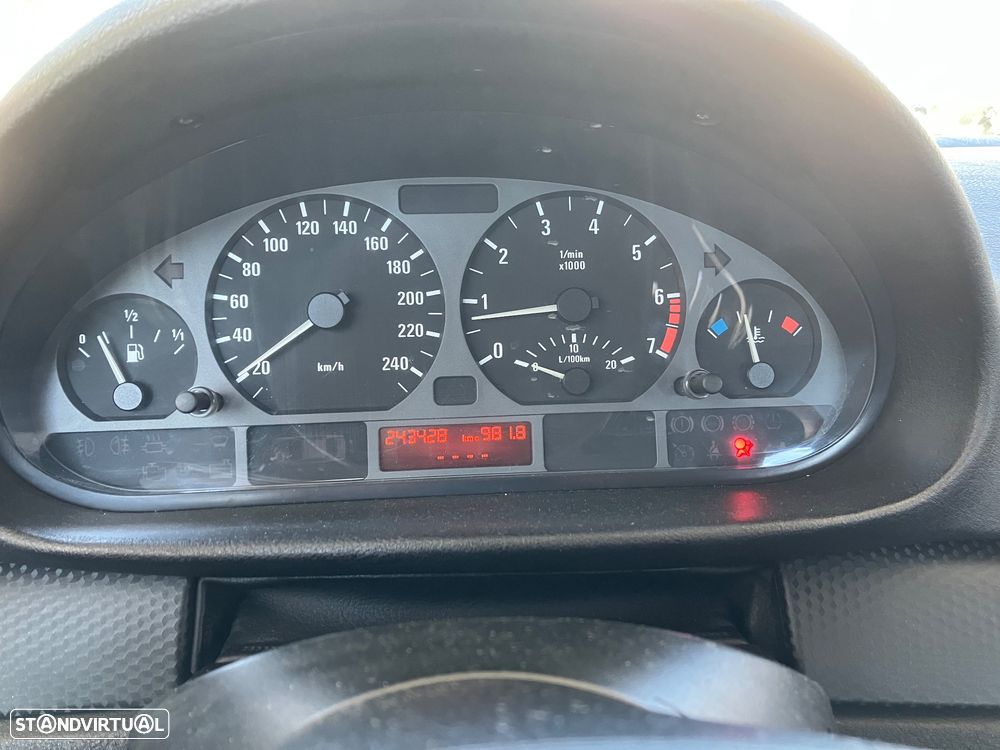 BMW 318 i - 3