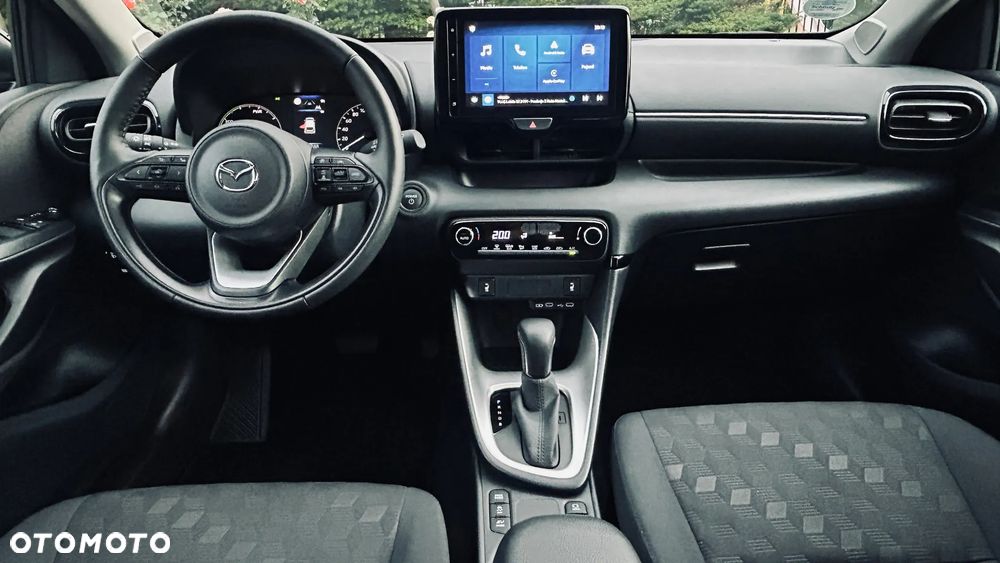 Mazda 2 Hybrid - 9