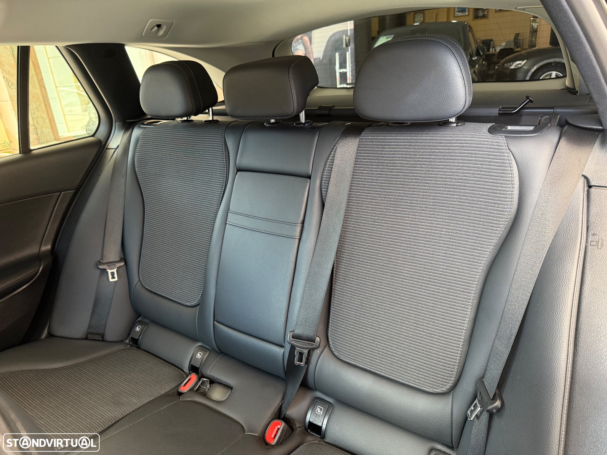 Mercedes-Benz C 220 d Avantgarde - 49