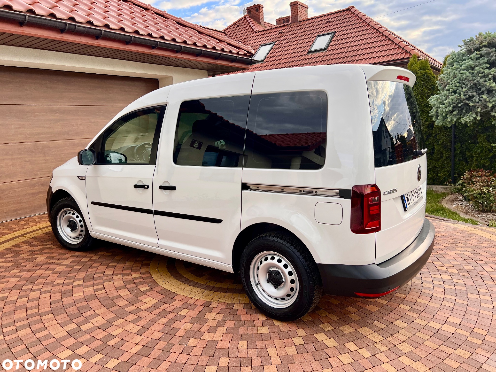 Volkswagen Caddy 2.0 TDI Comfortline - 26