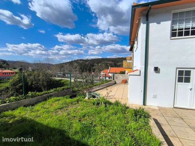 Moradia central e renovada junto ao Rio Douro, no Norte de Portugal - Grande imagem: 2/12