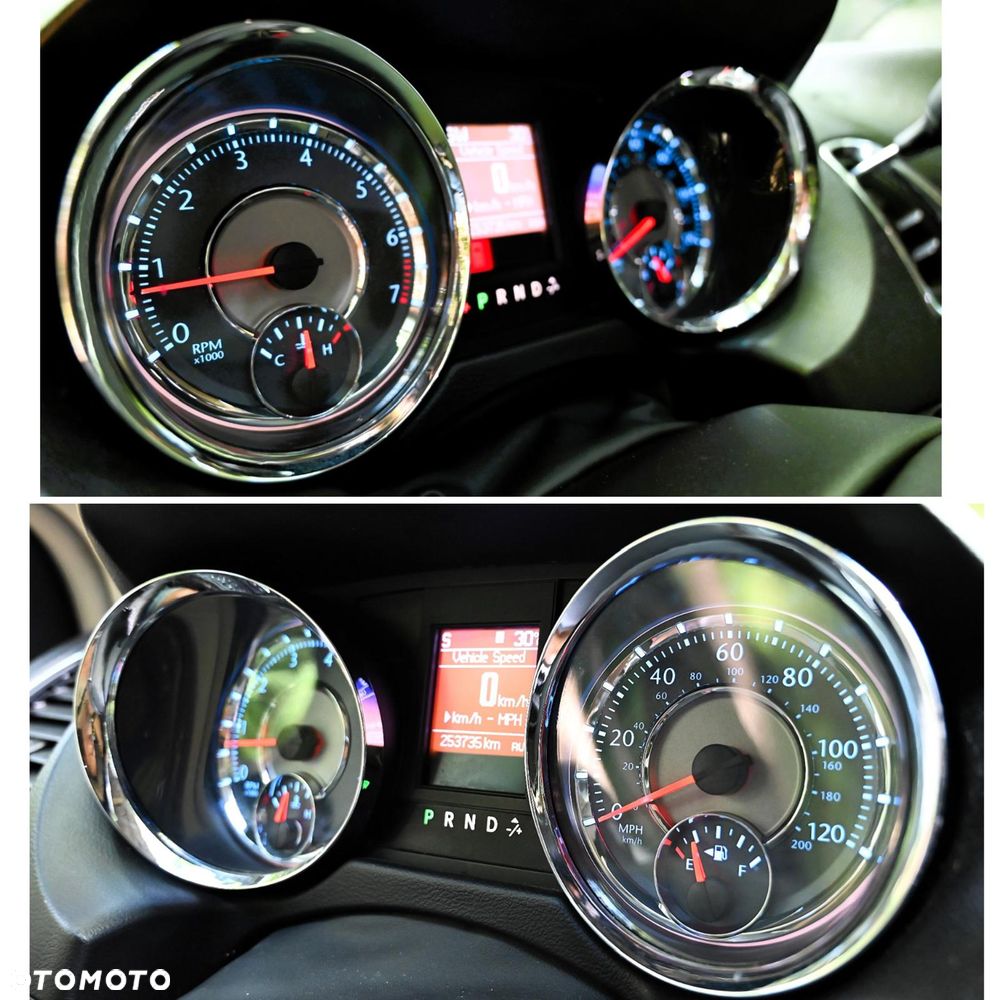Chrysler Town & Country - 19