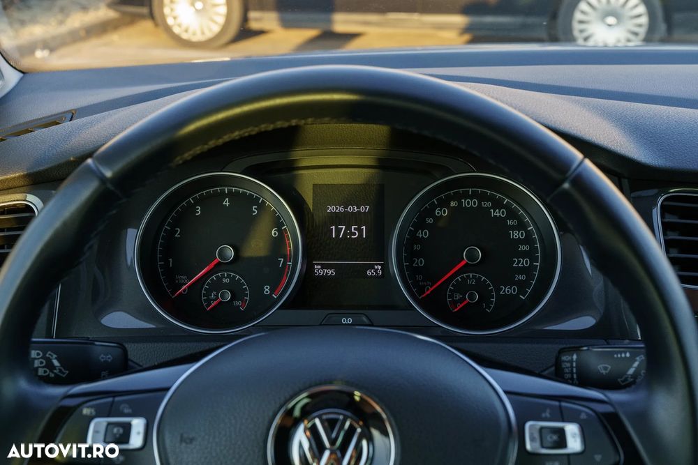 Volkswagen Golf 1.0 TSI Comfortline - 8
