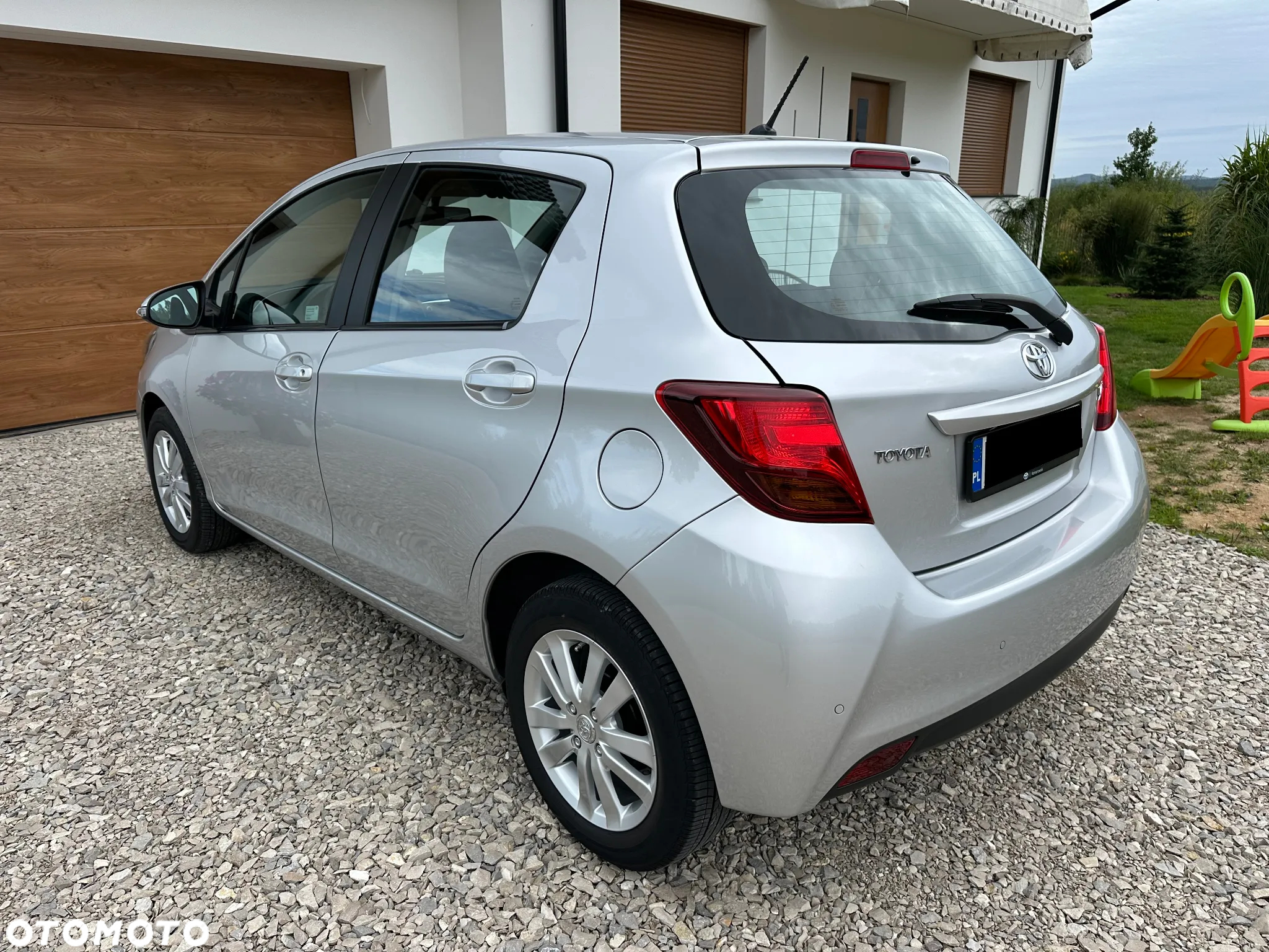 Toyota Yaris 1.33 Premium - 6