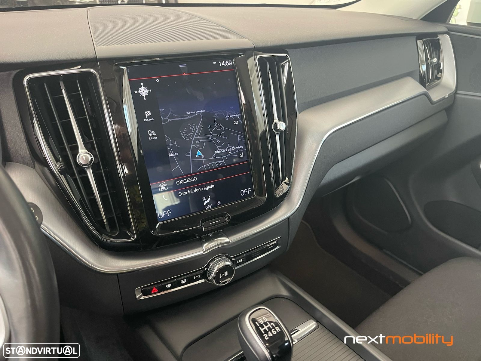 Volvo XC 60 2.0 D3 Momentum Plus - 17