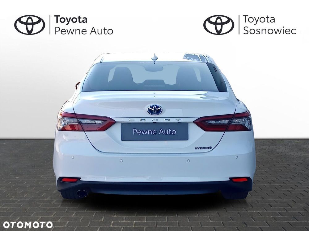Toyota Camry - 5