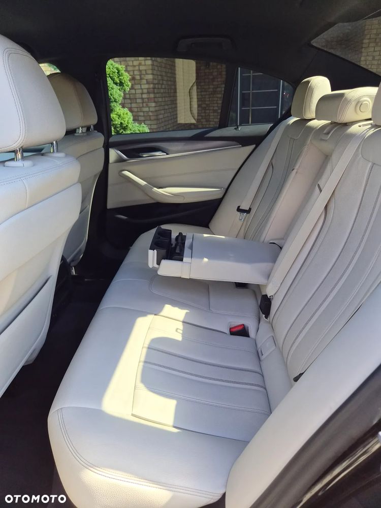 BMW Seria 5 520d xDrive M Sport sport - 28