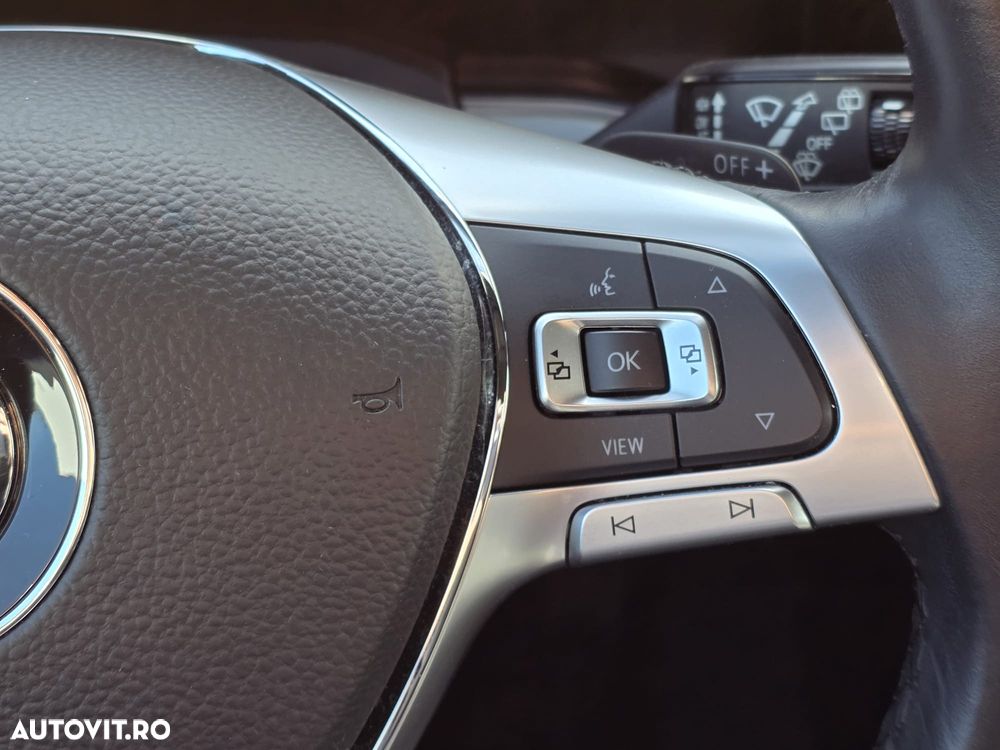 Volkswagen Touareg - 12