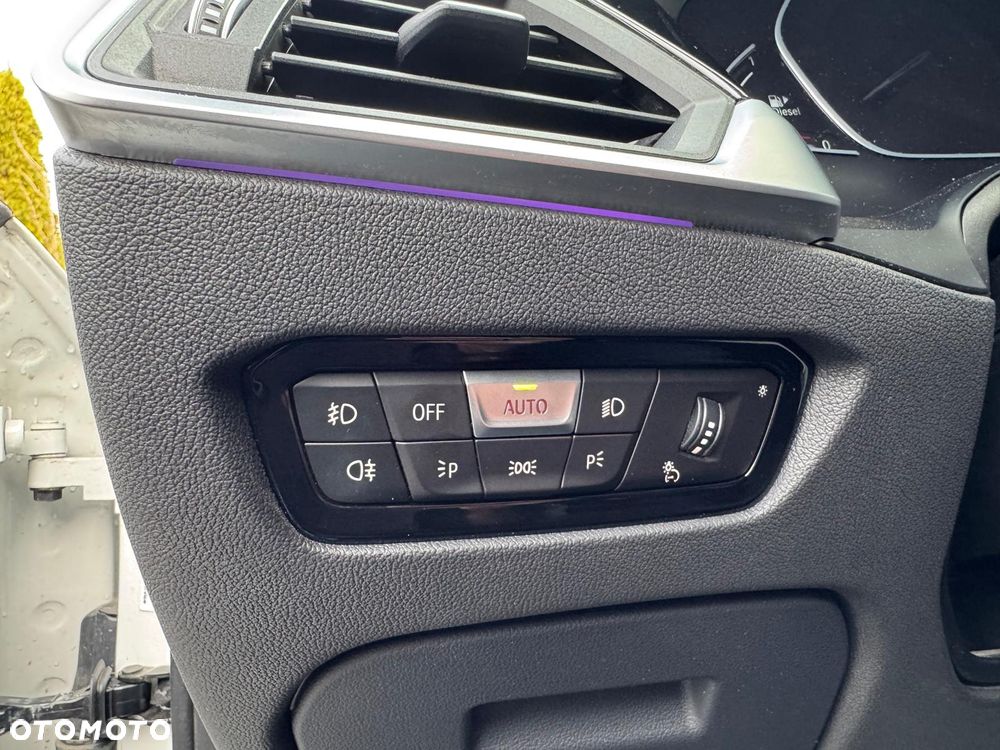 BMW Seria 3 318d M Sport - 8