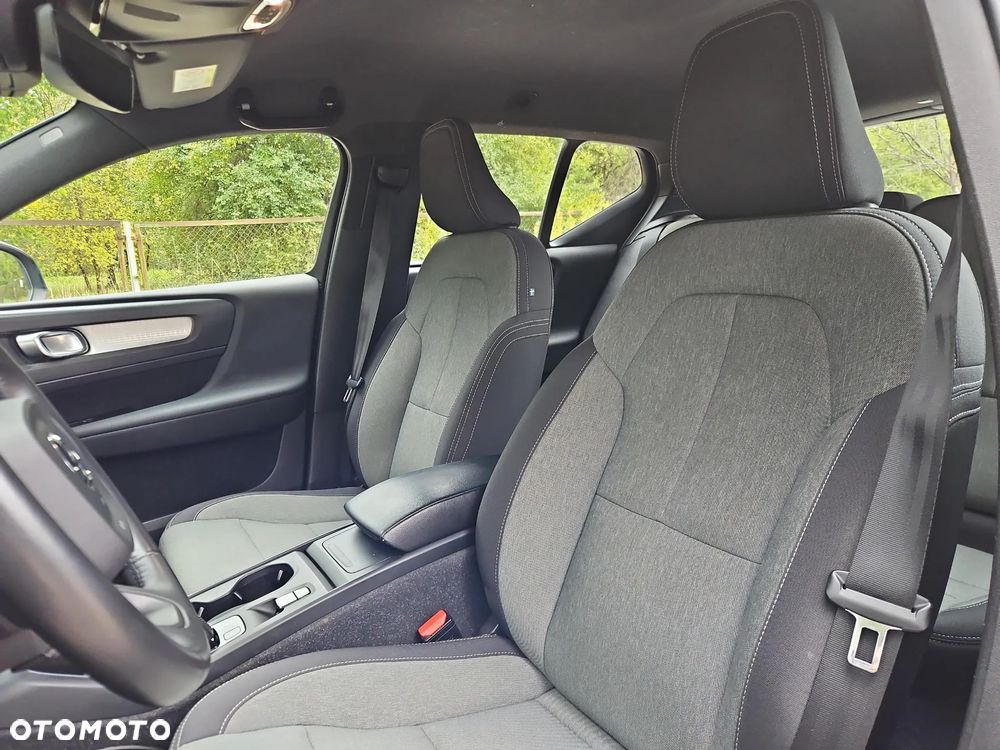 Volvo XC 40 B4 B Momentum Pro - 11