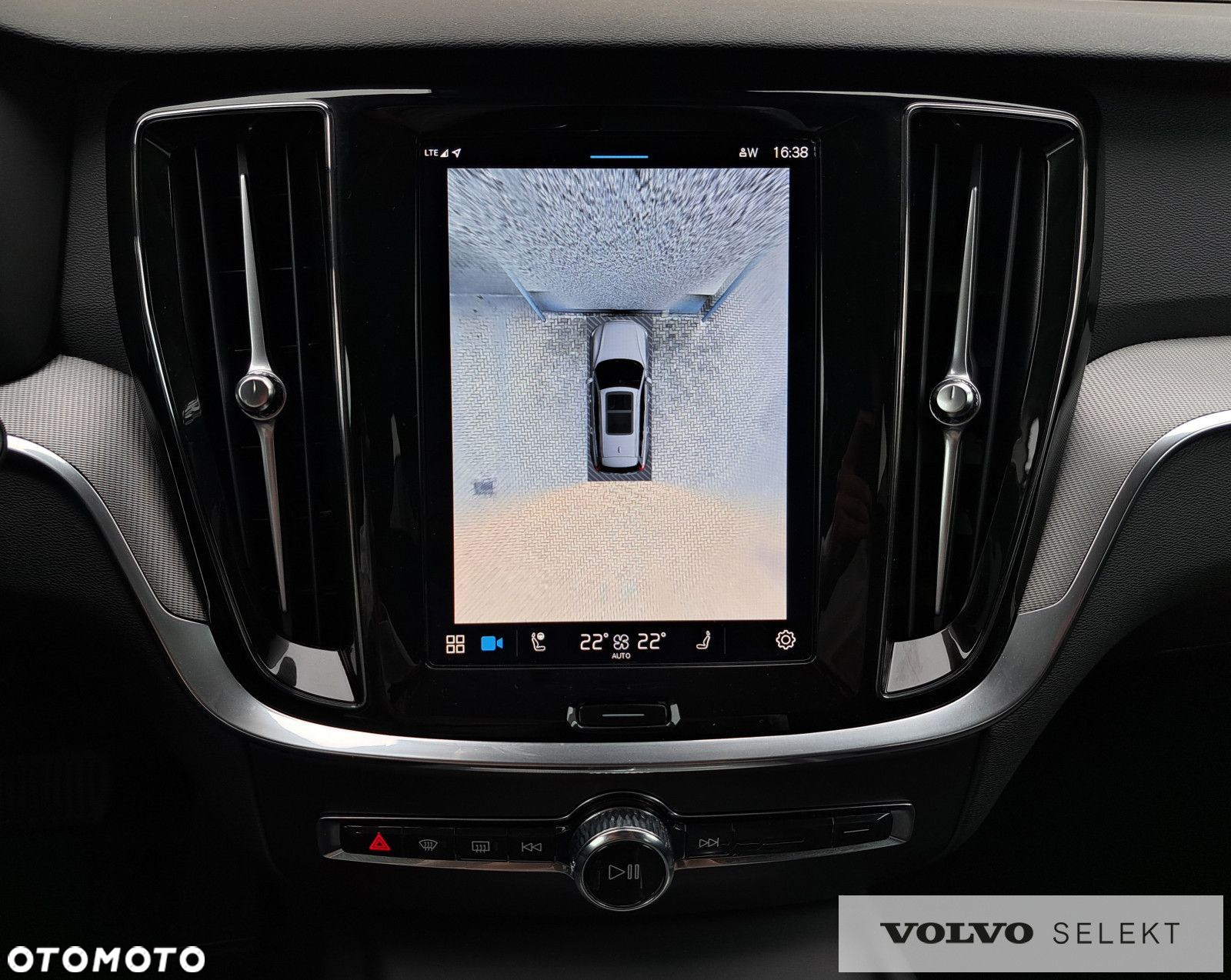 Volvo V60 Cross Country - 25