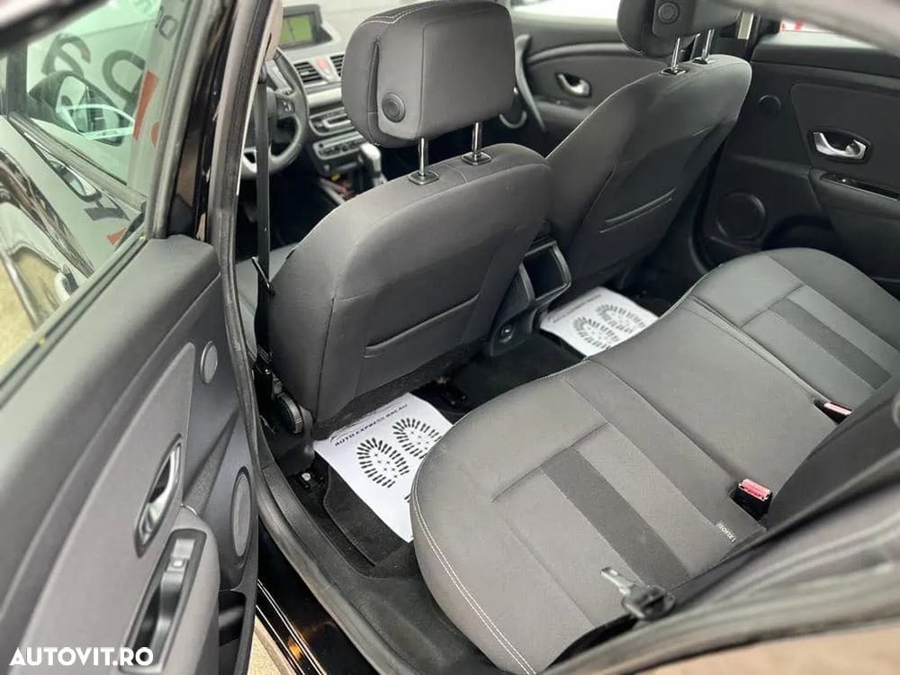 Renault Megane 1.5 dCi Sport Edition EDC - 32