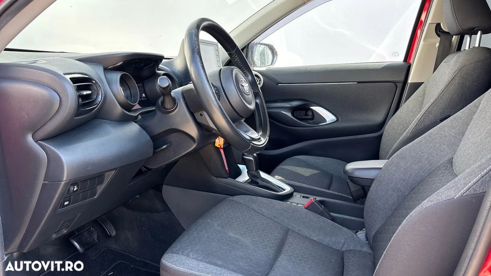 Toyota Yaris Cross 1.5 l CVT Active - 12
