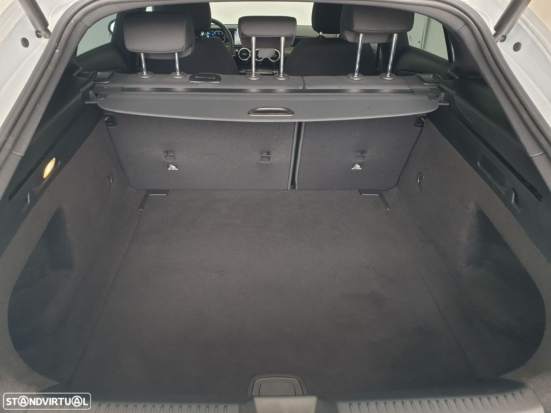 Mercedes-Benz CLA 180 d Shooting Brake Business Solutions Aut. - 42