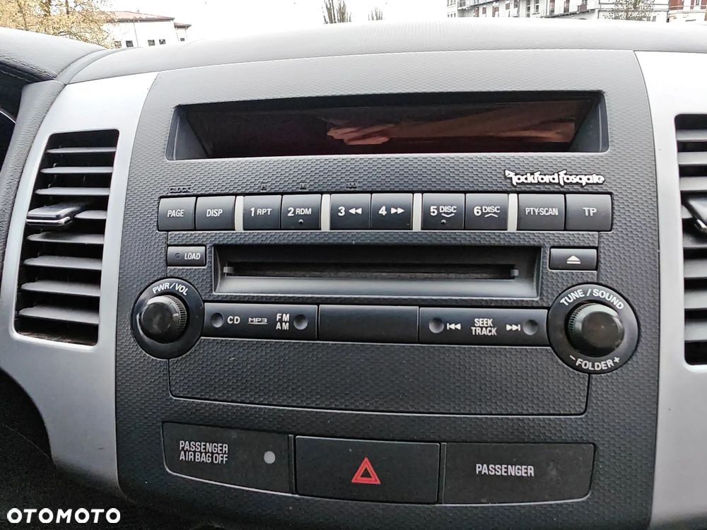 Mitsubishi Outlander 2.4 Intense + - 21