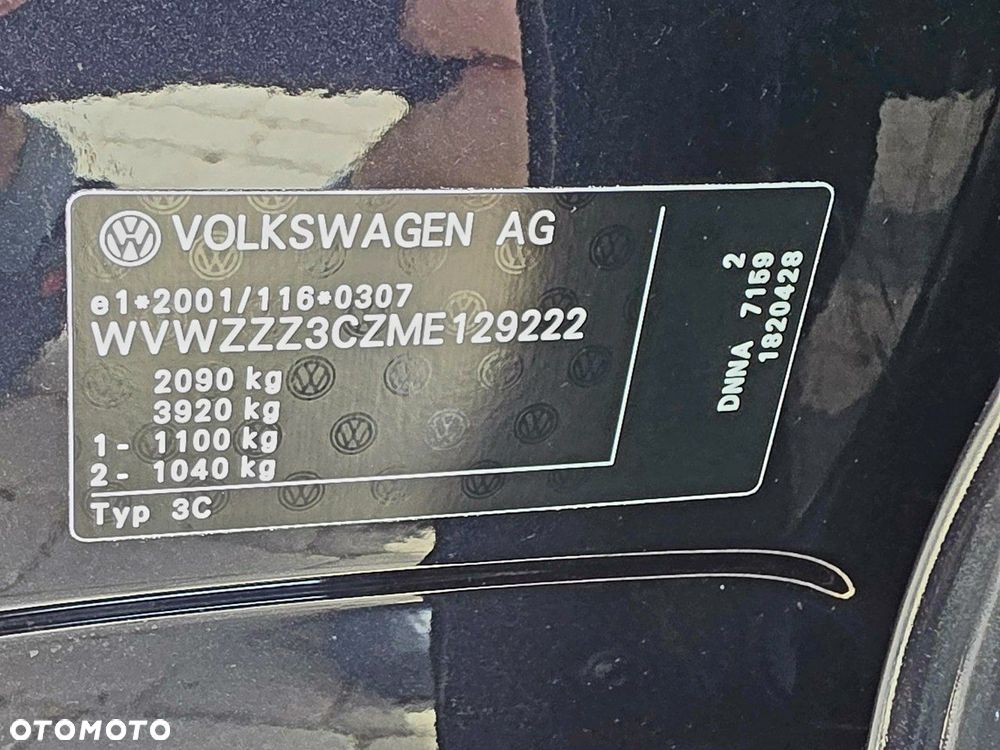 Volkswagen Passat - 32