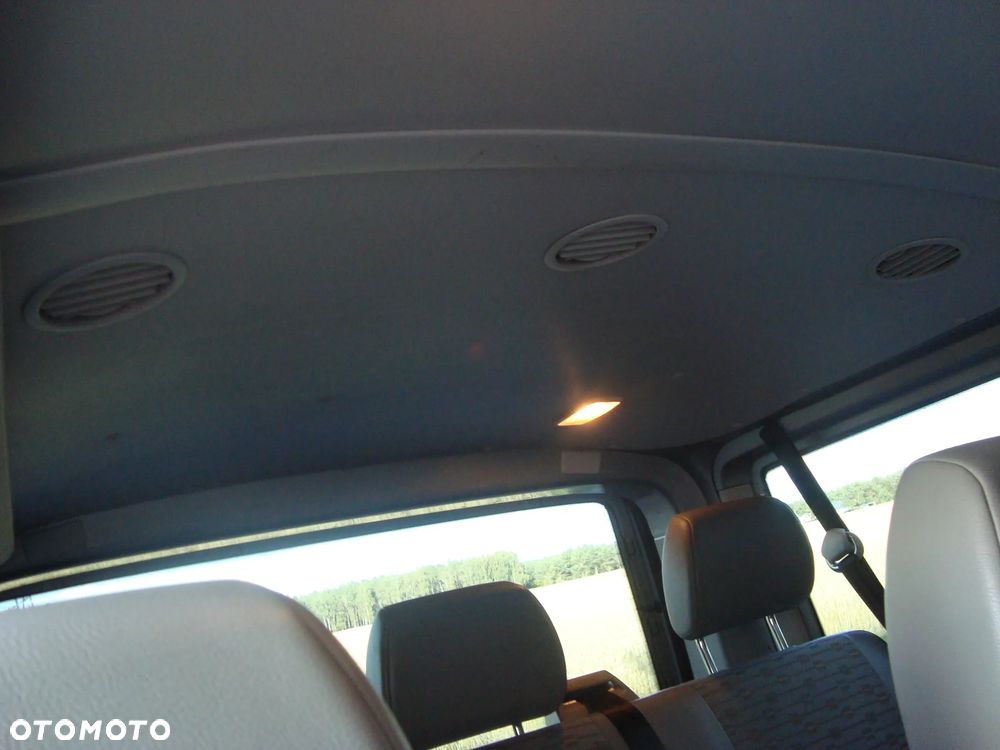 Volkswagen Transporter Caravelle Kurz Trendline - 35