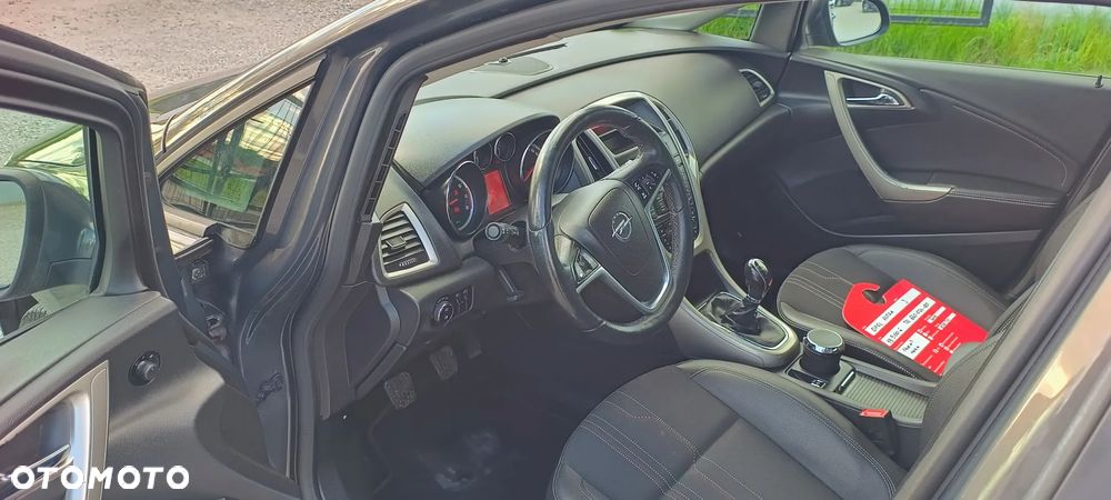 Opel Astra 1.4 Turbo 150 Jahre - 17