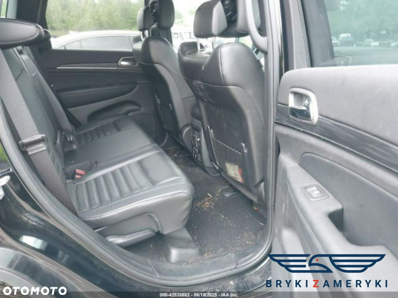 Jeep Grand Cherokee - 12