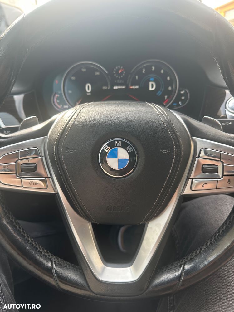 BMW Seria 7 740e iPerformance - 13