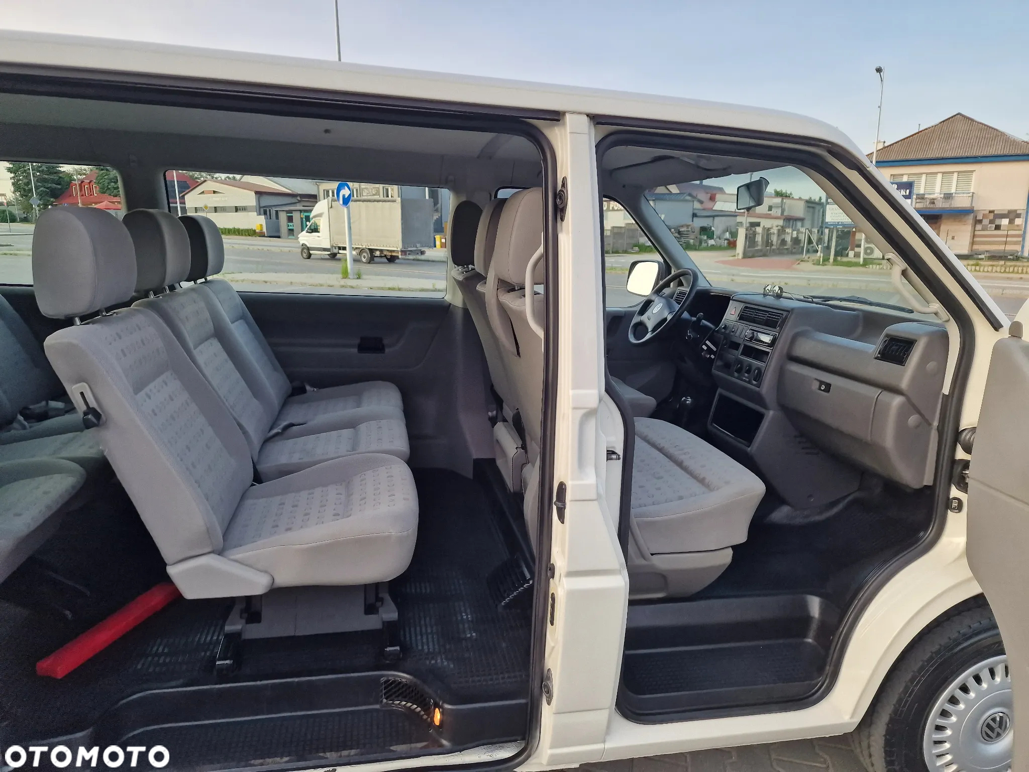 Volkswagen Caravelle GL - 12