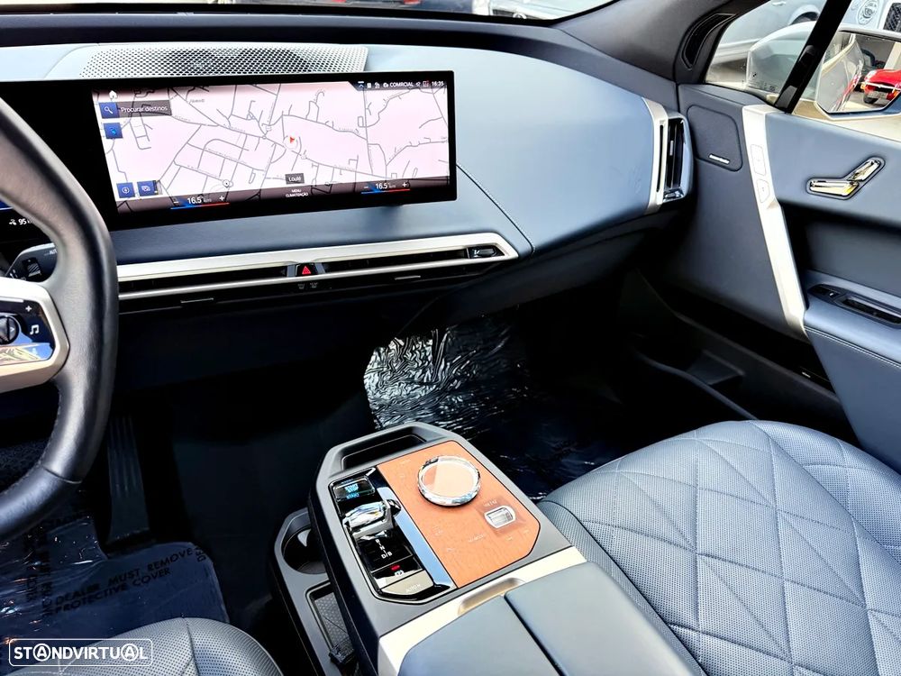 BMW iX xDrive 50 Pack Desportivo - 16