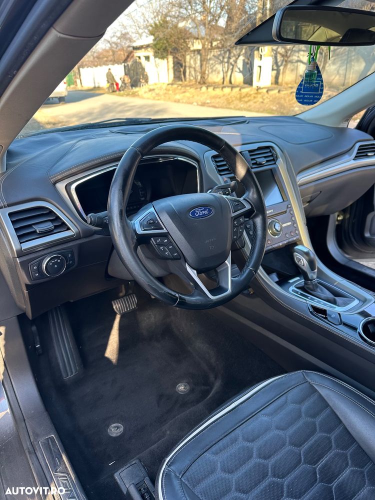 Ford Mondeo 2.0 HEV Vignale - 11