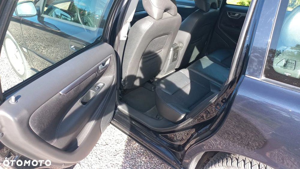Volvo V70 2.4 Momentum - 23