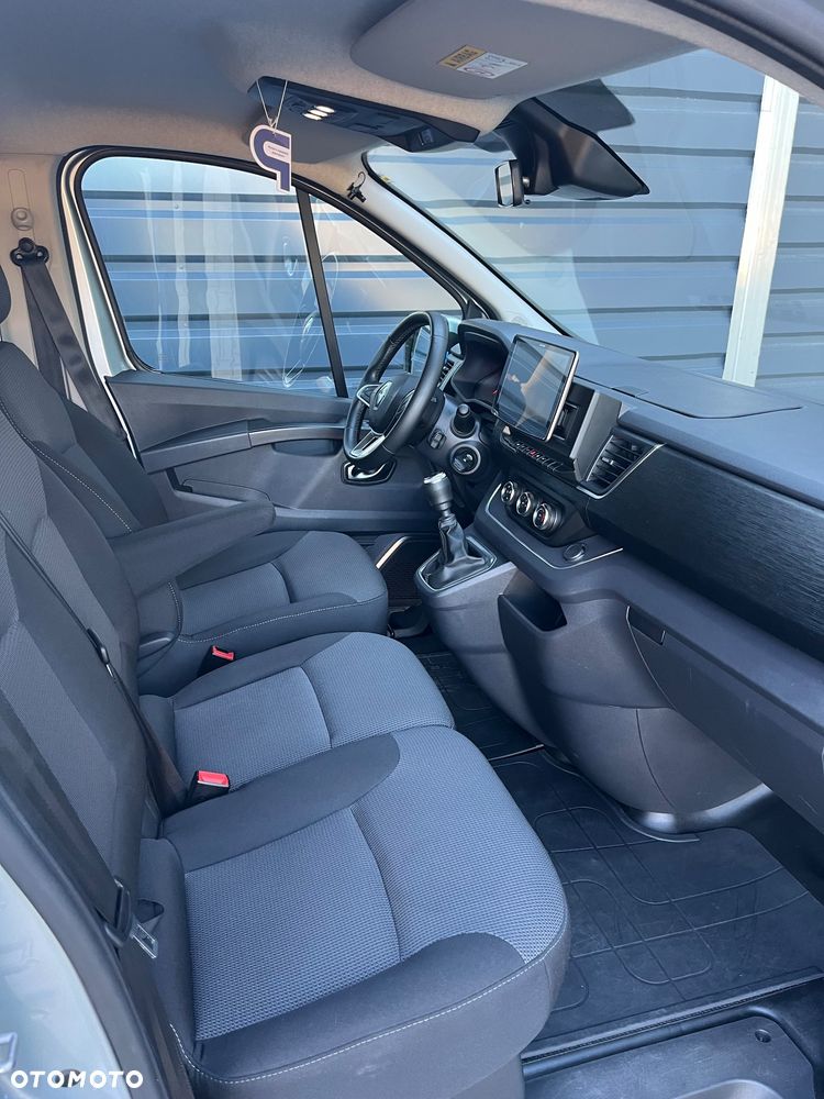 Renault Trafic 2.0 dCi - 10