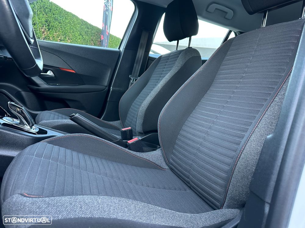 Peugeot 2008 PureTech 130 EAT8 Active - 20