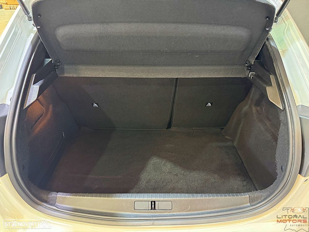 Peugeot 208 1.2 PureTech Active Pack - 11