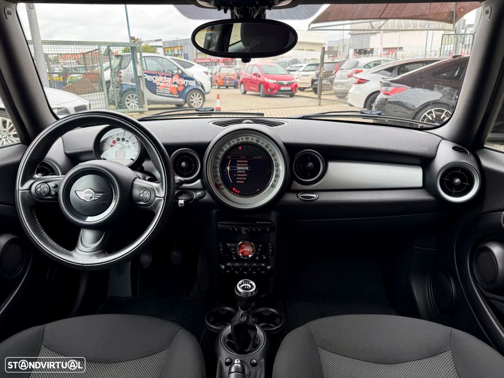 MINI 3 Portas Cooper D - 16