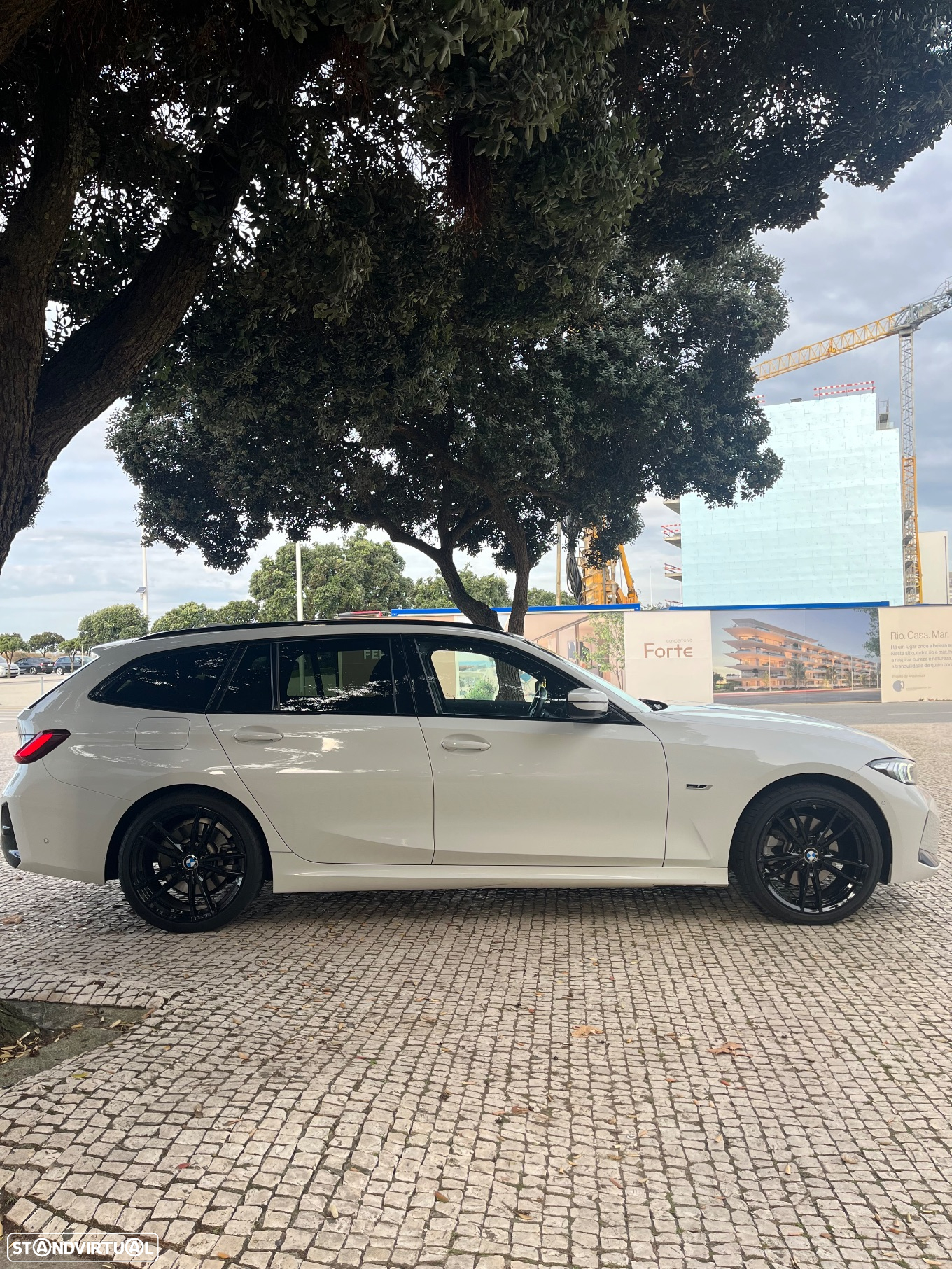 BMW 330 e Touring Pack Desportivo M Auto - 4
