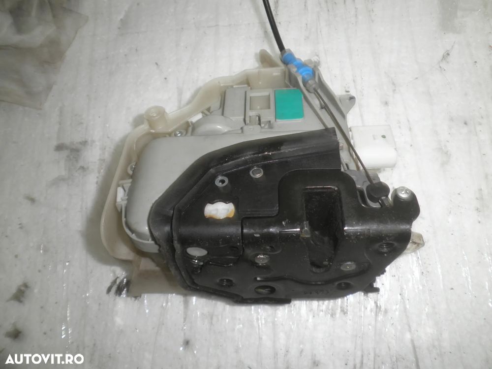 Broasca stanga fata Audi Q3 2016, Audi A4 B9, A6 C7, 8J1837015F - 2