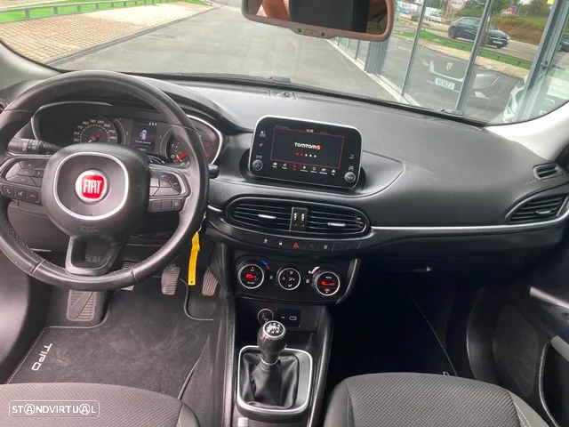 Fiat Tipo Station Wagon 1.3 M-Jet Lounge J17 - 18