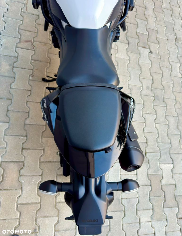 Suzuki GSX - 20