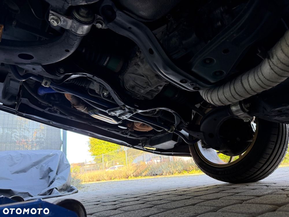 Subaru Impreza 2.0 GT - 39