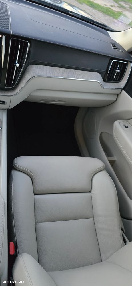 Volvo XC 60 Recharge T6 Twin Engine eAWD Inscription Expression - 36