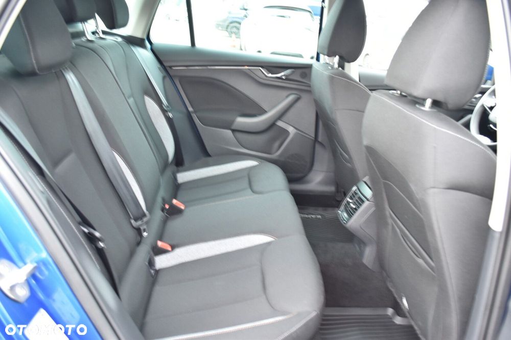 Skoda Kamiq 1.0 TSI Selection DSG - 32